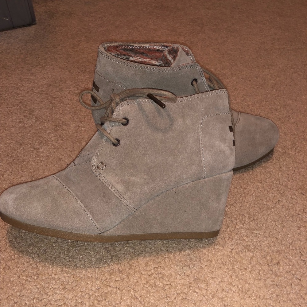 cute suede toms